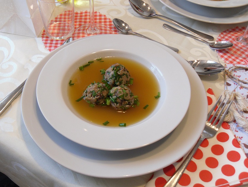 Klare Suppe mit Champignon-Klößchen – Zimtschnecken und andere ...